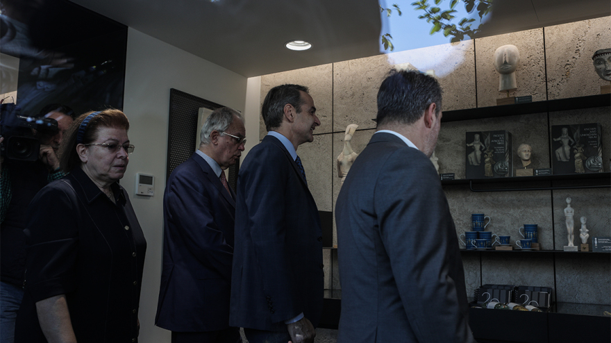 Εγκαίνια λουλουδάδικων της Βουλής - Μητσοτάκης: Xώρος ταυτισμένος με την ιστορική μνήμη των Αθηναίων 