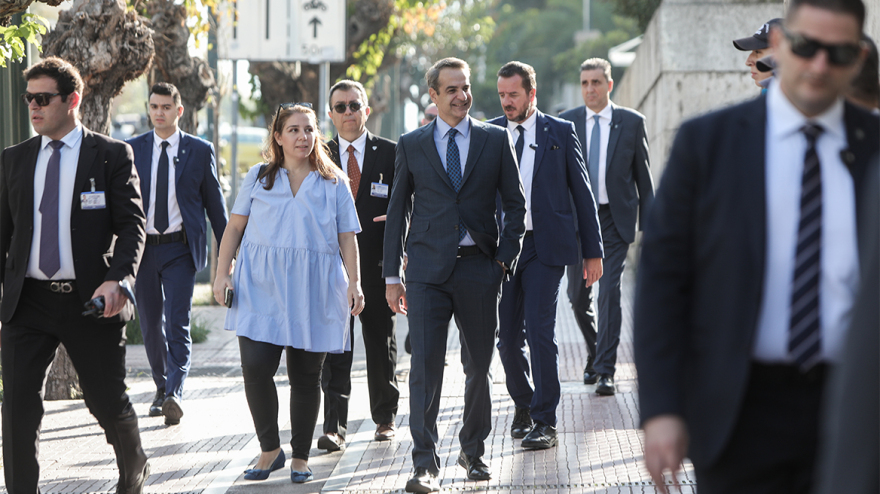 Εγκαίνια λουλουδάδικων της Βουλής - Μητσοτάκης: Xώρος ταυτισμένος με την ιστορική μνήμη των Αθηναίων 