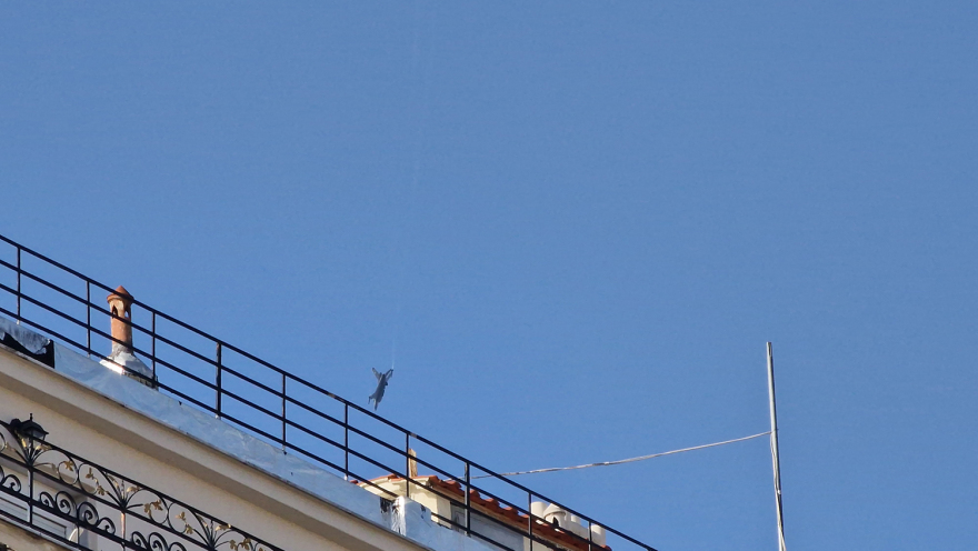 Θεσσαλονίκη - 28η Οκτωβρίου: Εντυπωσιακοί ελιγμοί από το F-16 της ομάδας «Ζευς» της Πολεμικής Αεροπορίας