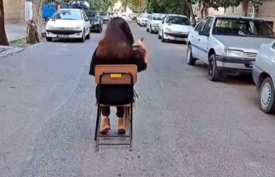 Μαχσά Αμινί: Συμπληρώθηκαν 40 ημέρες από τη δολοφονία της - Αναταραχές στους δρόμους του Ιράν