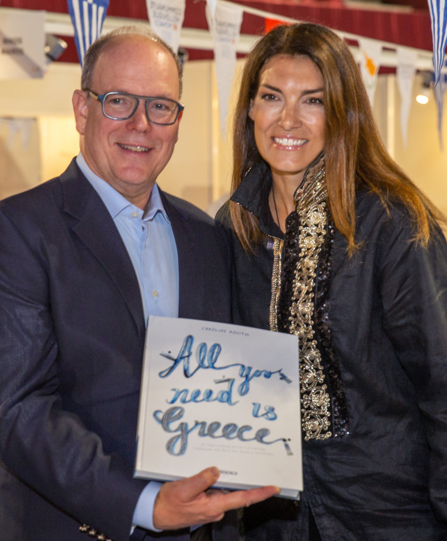 Καρολίνα Ροβύθη: Η εικαστικός που έφτιαξε μια ελληνική σημαία στην κορυφή του Ολύμπου