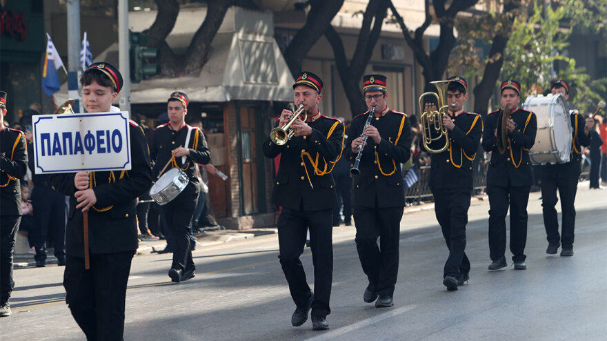 Θεσσαλονίκη: Ξεχώρισε στην παρέλαση η μαθήτρια με καταγωγή από την Κένυα - «Είμαι υπερήφανη για την πατρίδα μου»