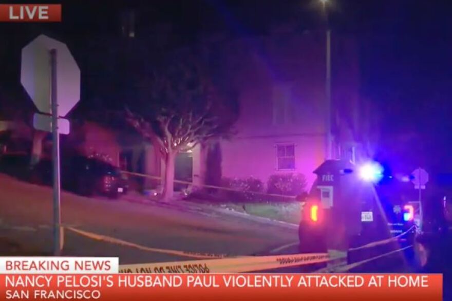 ΗΠΑ: Με σφυρί χτύπησε ο διαρρήκτης τον σύζυγο της Πελόζι - Ψάχνουν τα κίνητρα της επίθεσης