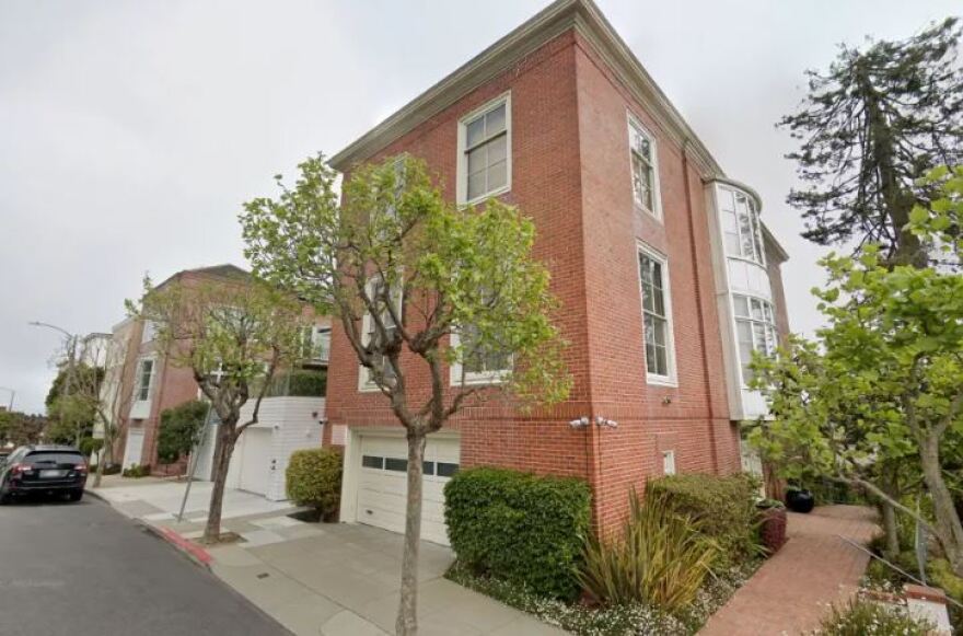 ΗΠΑ: Με σφυρί χτύπησε ο διαρρήκτης τον σύζυγο της Πελόζι - Ψάχνουν τα κίνητρα της επίθεσης