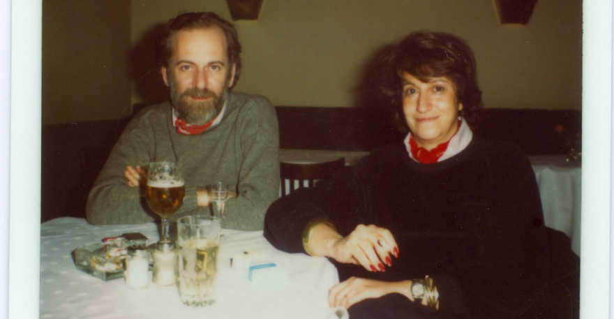 Φώφη Ακριθάκη: Οι «φελινικές» νύχτες στο εμβληματικό εστιατόριο «Fofi’s» του Βερολίνου