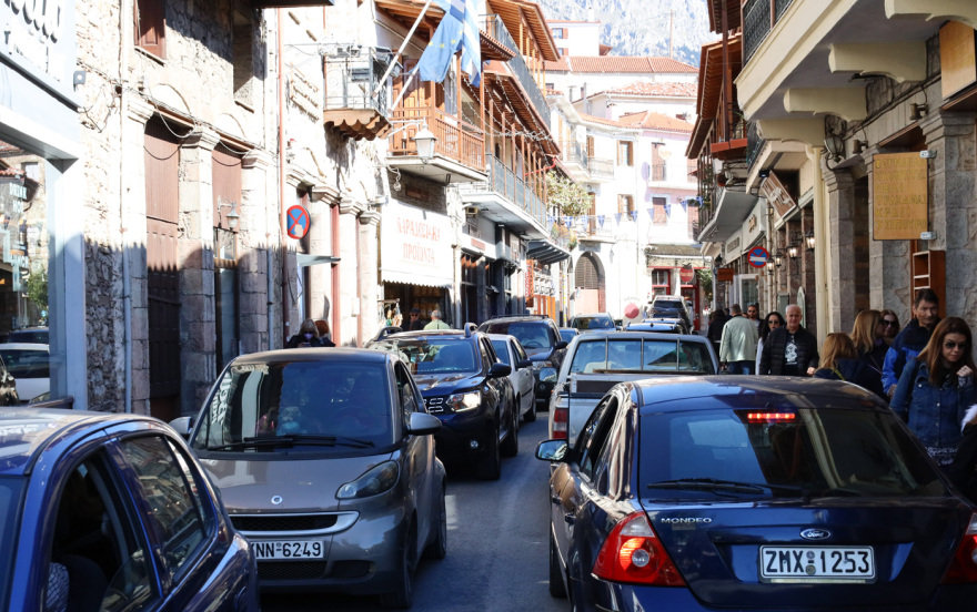 Πάνω από το 95% η πληρότητα στην Αράχωβα για το τριήμερο – Ανάρπαστα δωμάτια και βίλες