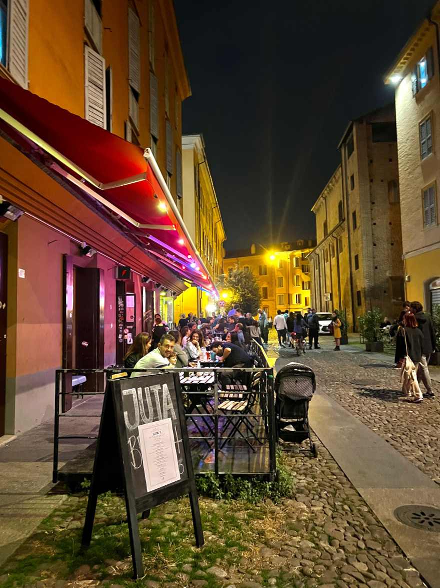 Ο Χαλεπάς κατακτά την Ιταλία: Ένα θεατρικό «road trip» από την Μπολόνια μέχρι τη Μόντενα (φωτογραφίες)