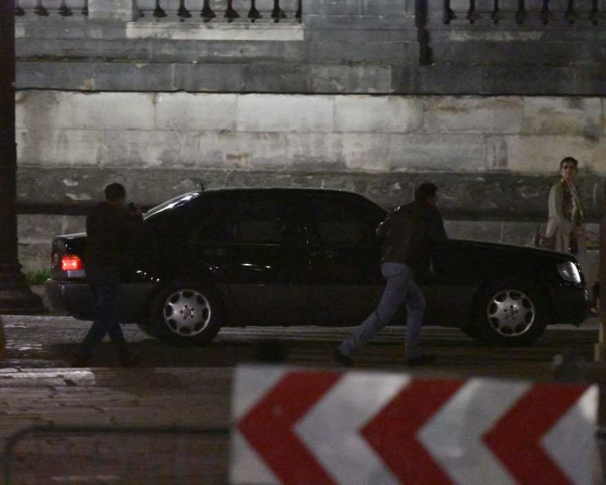 The Crown: Δείτε φωτογραφίες από τα γυρίσματα της σκηνής του δυστυχήματος της πριγκίπισσας Νταϊάνα