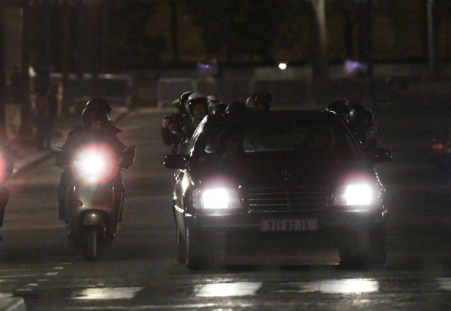 The Crown: Δείτε φωτογραφίες από τα γυρίσματα της σκηνής του δυστυχήματος της πριγκίπισσας Νταϊάνα