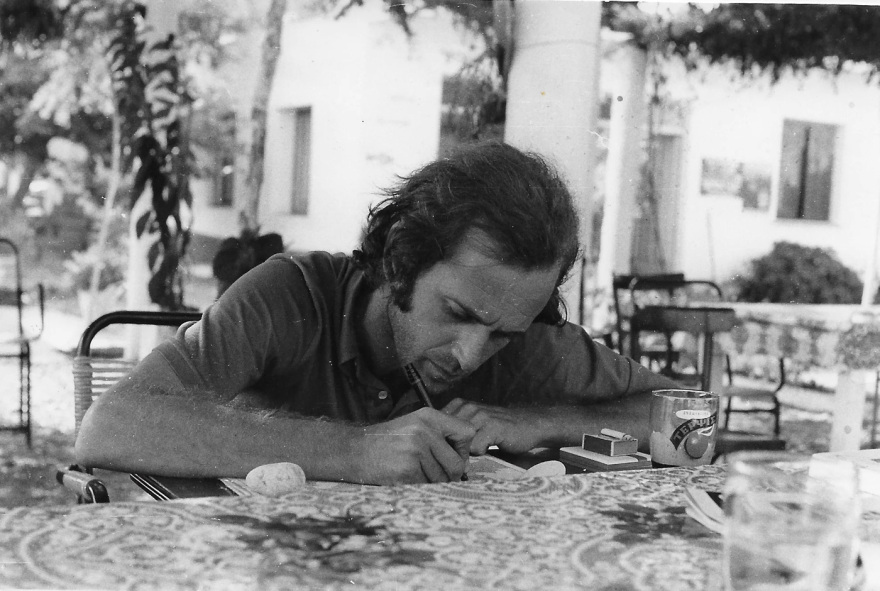 Φώφη Ακριθάκη: Οι «φελινικές» νύχτες στο εμβληματικό εστιατόριο «Fofi’s» του Βερολίνου