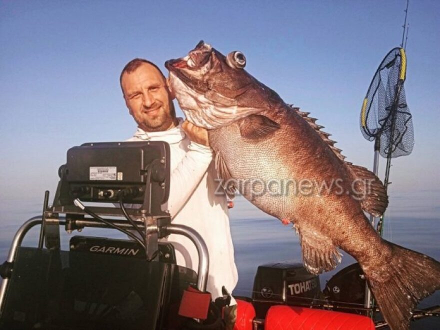 Κρητικοί ψαράδες «χτύπησαν» τεράστιο βλάχο - Δείτε φωτογραφίες