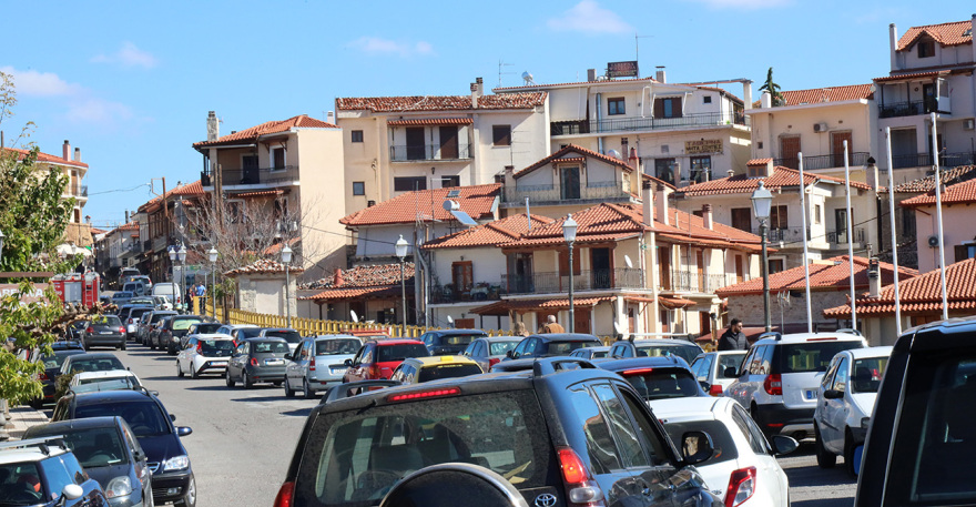 Αδιαχώρητο στην Αράχωβα και σε όλους τους χειμερινούς τουριστικούς προορισμούς το τριήμερο