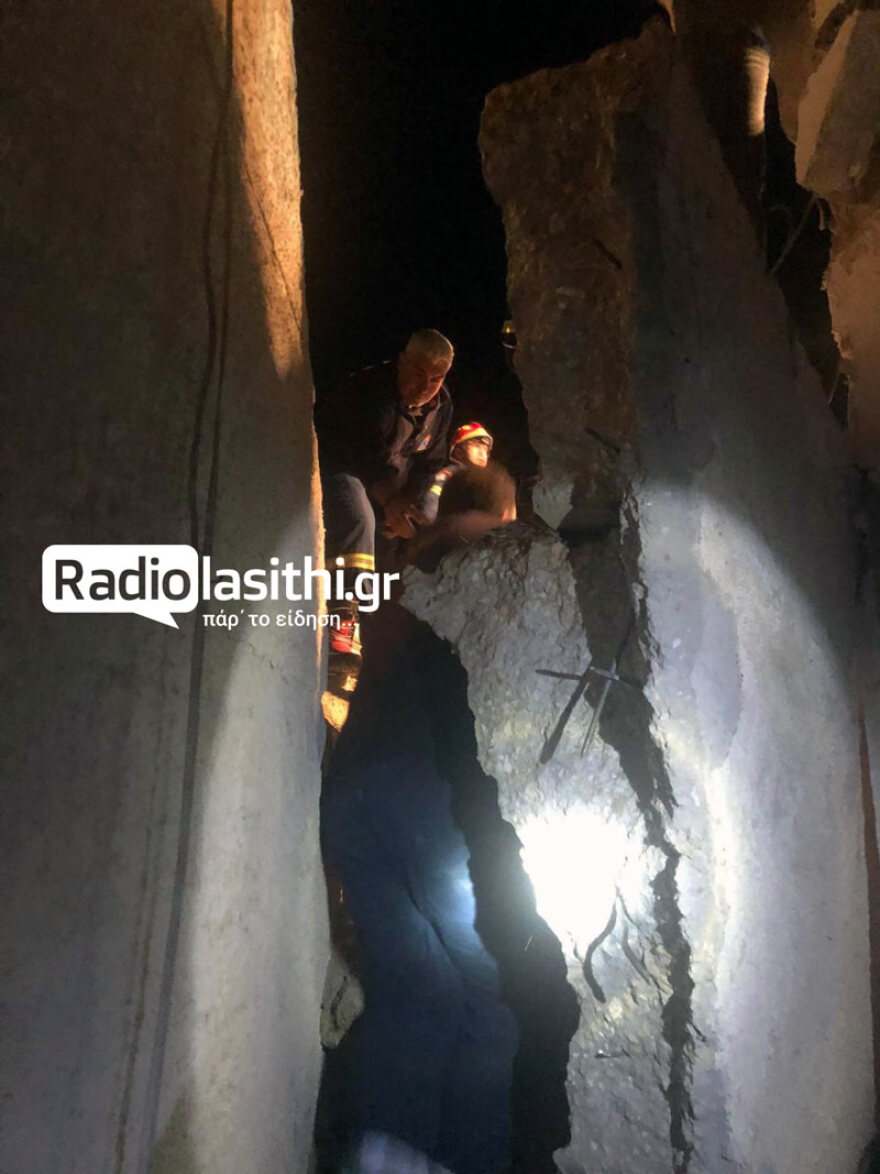 Κρήτη: Βράχος καταπλάκωσε ενοικιαζόμενα δωμάτια - Σκοτώθηκε μητέρα, σώθηκαν πατέρας και παιδί