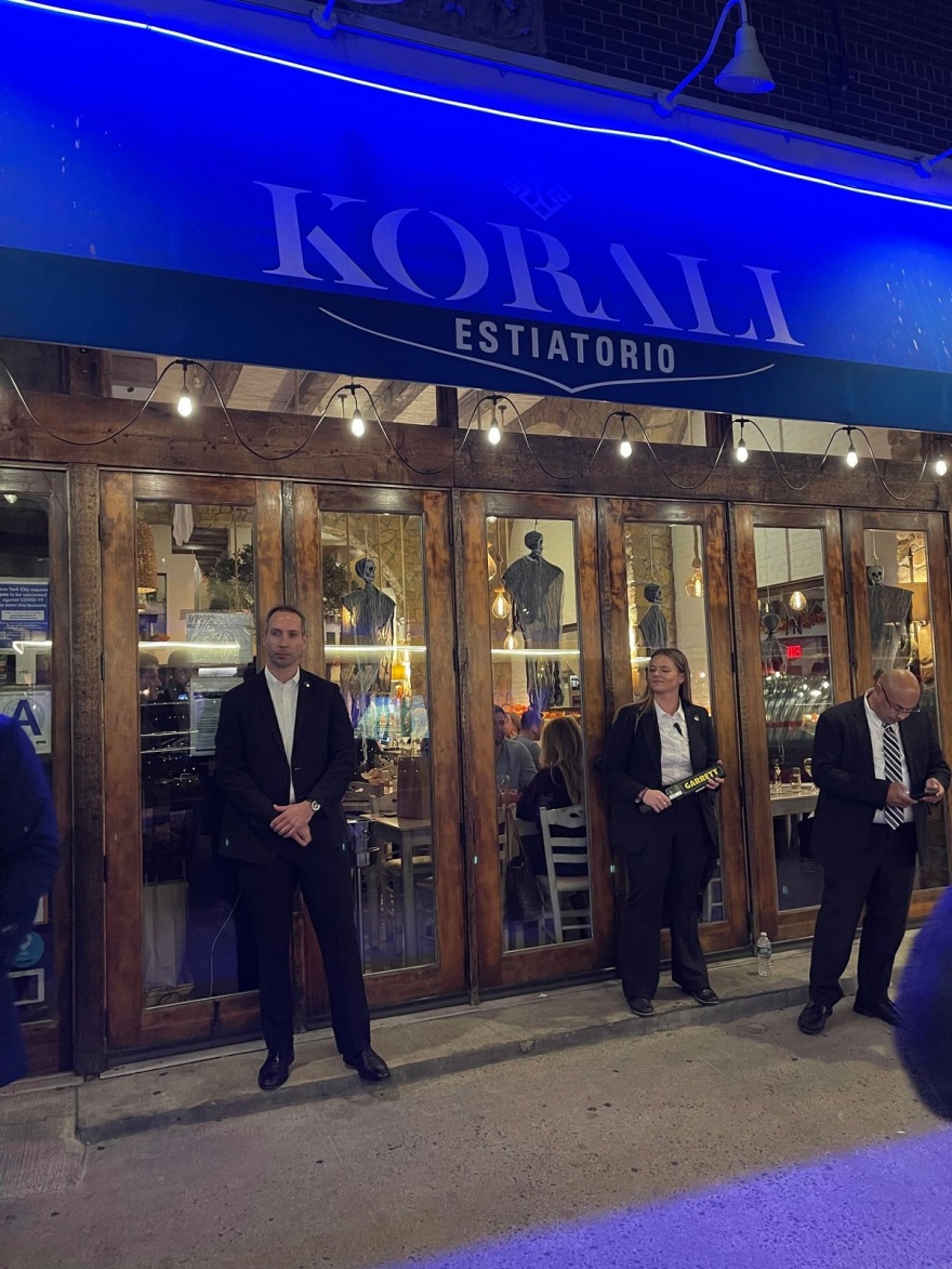 ΗΠΑ: Σε γνωστό ελληνικό εστιατόριο του Μανχάταν έφαγε και διασκέδασε η Τζιλ Μπάιντεν - Φωτογραφίες