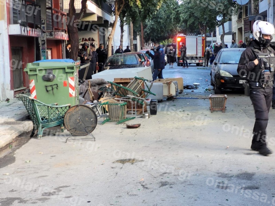 Λάρισα: Επεισοδιακή επιχείρηση της ΕΛ.ΑΣ για να «σπάσει» κατάληψη σε δημόσιο κτήριο - Βίντεο και φωτογραφίες