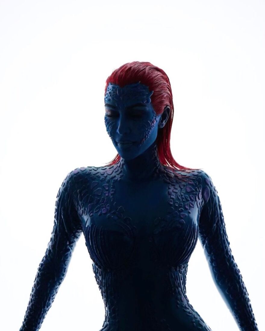 Κιμ Καρντάσιαν: Viral η μεταμφίεσή της σε μπλε ηρωίδα της Marvel