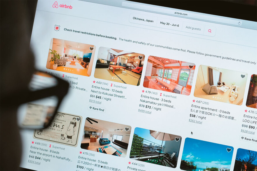 15 χρόνια Airbnb: H νεοχίπικη ιδέα που άλλαξε την αγορά ακινήτων