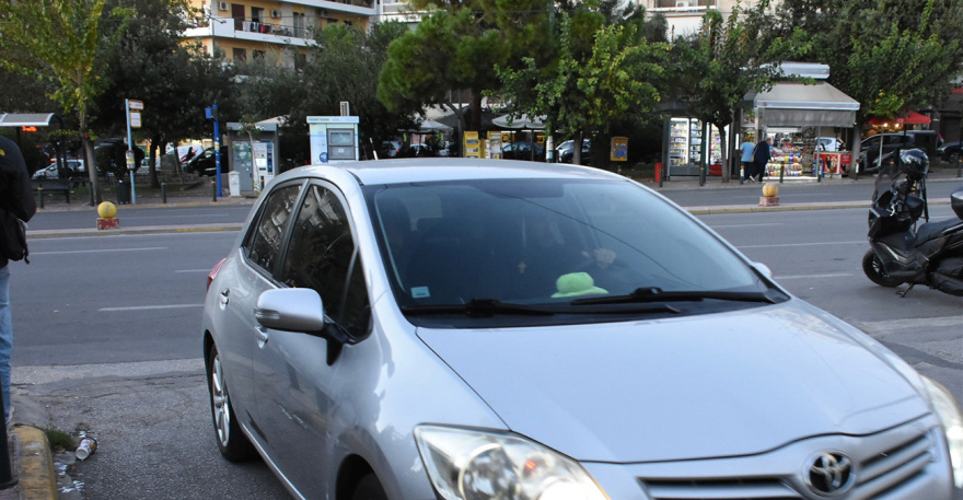 Παλαιό Φάληρο: Προθεσμία για να απολογηθεί ζήτησε και έλαβε ο «βιαστής με το τατουάζ» - Δείτε βίντεο και φωτογραφίες