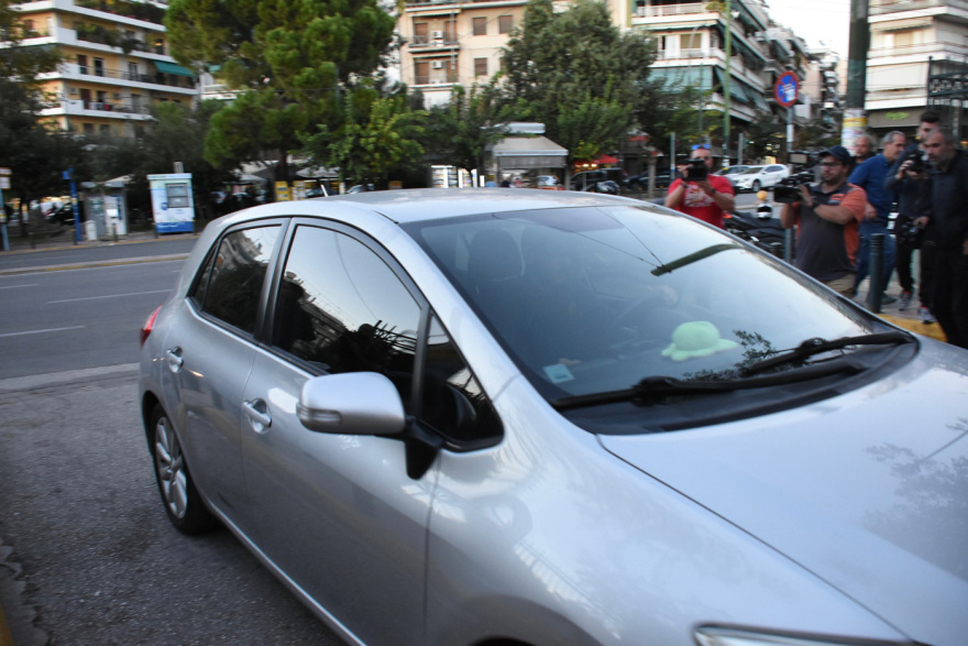 Παλαιό Φάληρο: Προθεσμία για να απολογηθεί ζήτησε και έλαβε ο «βιαστής με το τατουάζ» - Δείτε βίντεο και φωτογραφίες