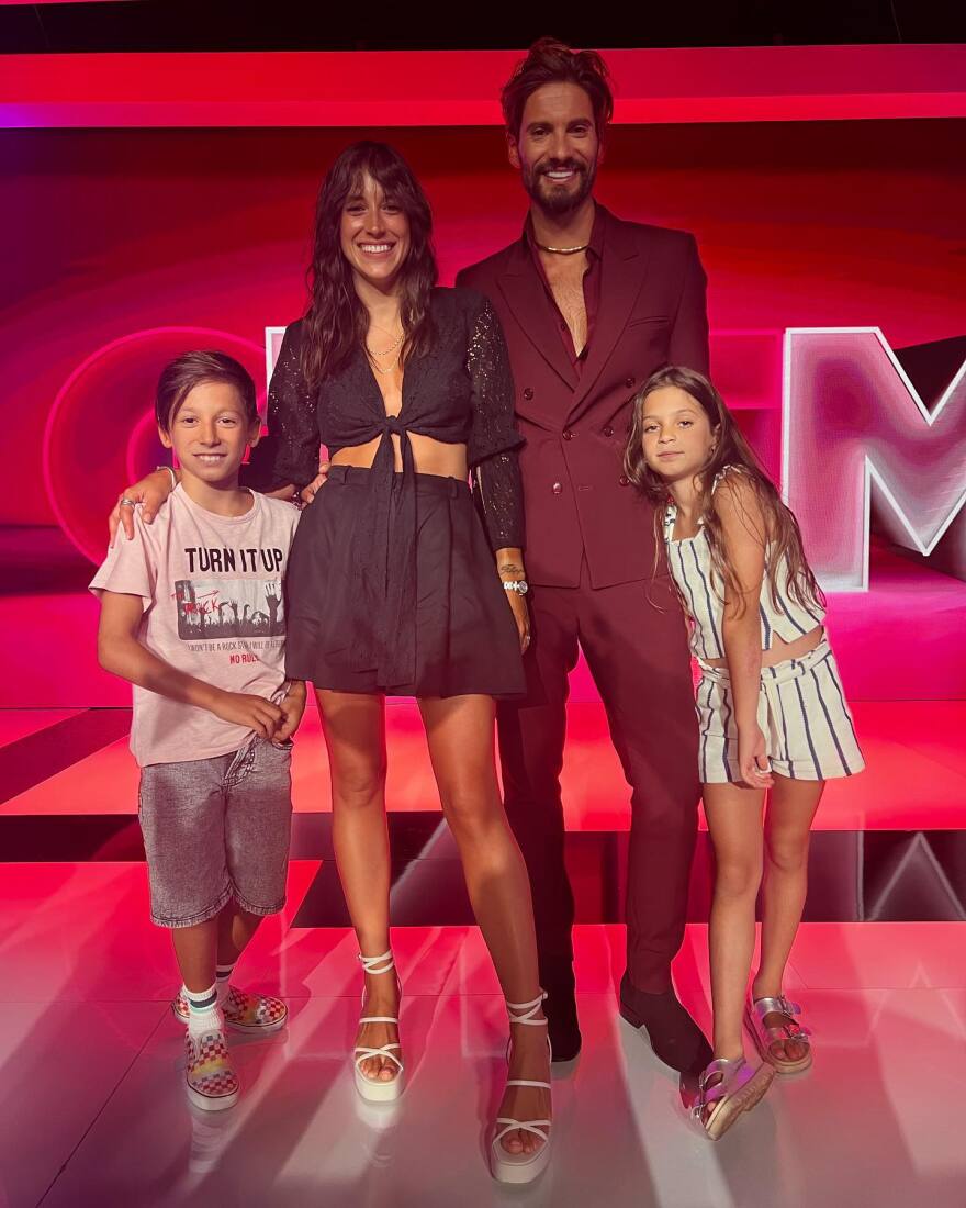 Γιώργος Καράβας και Ραφαέλα Ψαρρού: Το ζευγάρι γιορτάζει τη 10η επέτειο του γάμου τους