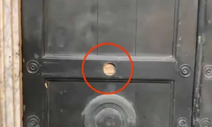 Αγιά Σοφιά: Καταγγελίες για ζημιές - «Ξύνουν τους τοίχους και τρώνε τα επιχρίσματα ως ευλογία»