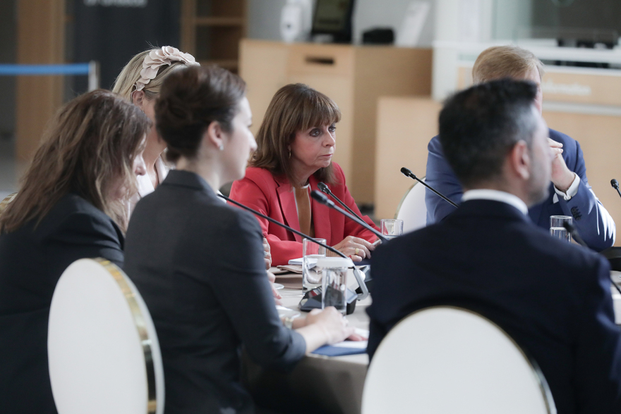 Βασιλικό ζεύγος Ολλανδίας: Έδωσε το παρών σε συζήτηση για την καταπολέμηση της οικογενειακής βίας στο ΚΠΣΙΝ