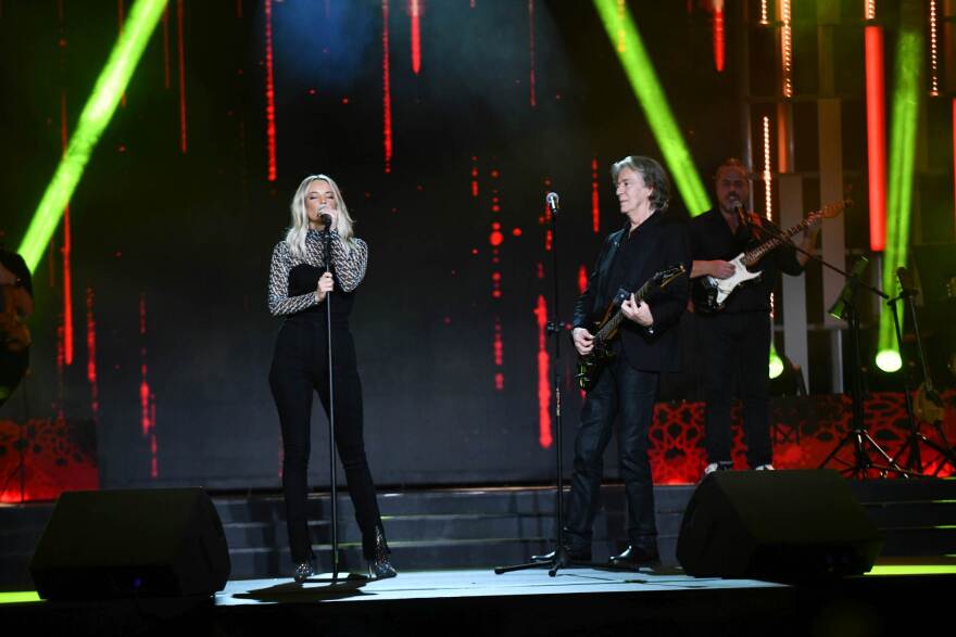 Σπίτι με το MEGA: Το χιουμοριστικό βίντεο από τα backstage