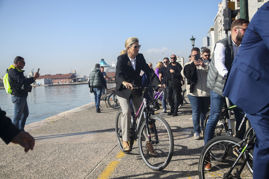 Θεσσαλονίκη: Το βασιλικό ζεύγος της Ολλανδίας κάνει ποδήλατο στη λεωφόρο Νίκης - Δείτε βίντεο