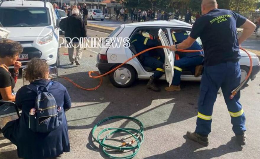 Καβάλα: Σοβαρό τροχαίο - Οδηγός πέρασε στο αντίθετο ρεύμα και συγκρούστηκε με δύο ΙΧ