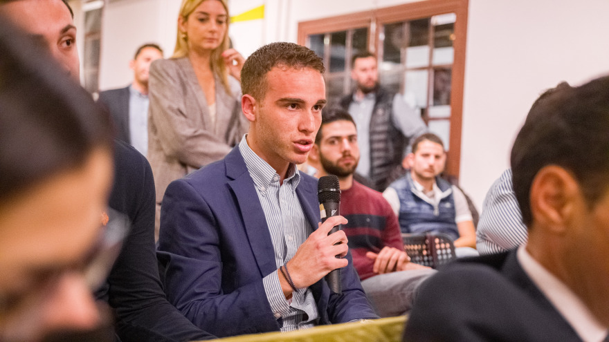 ΟΝΝΕΔ: Η νέα καμπάνια της με τίτλο «Άσε τη δουλειά σου να μιλήσει» - Πρώτη ανοιχτή συζήτηση με νέους υγειονομικούς