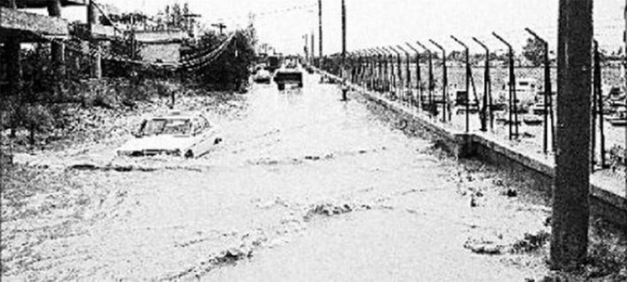 Σαν σήμερα: Η φονική πλημμύρα του 1977 που άφησε πίσω 37 νεκρούς στην Αττική