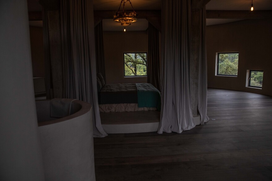 Μπραντ Πιτ: Πώς ανακαίνισε το μυθικό Studio Miraval - Οι δίκες για το κτήμα και η Sade