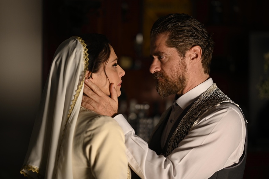 Alpha: Τριπλή πρωτιά για τη μυθοπλασία