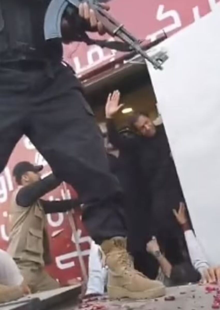 Πακιστάν: Απόπειρα δολοφονίας σε βάρος του πρώην πρωθυπουργού Ίμραν Χαν - Πυροβολήθηκε στο πόδι