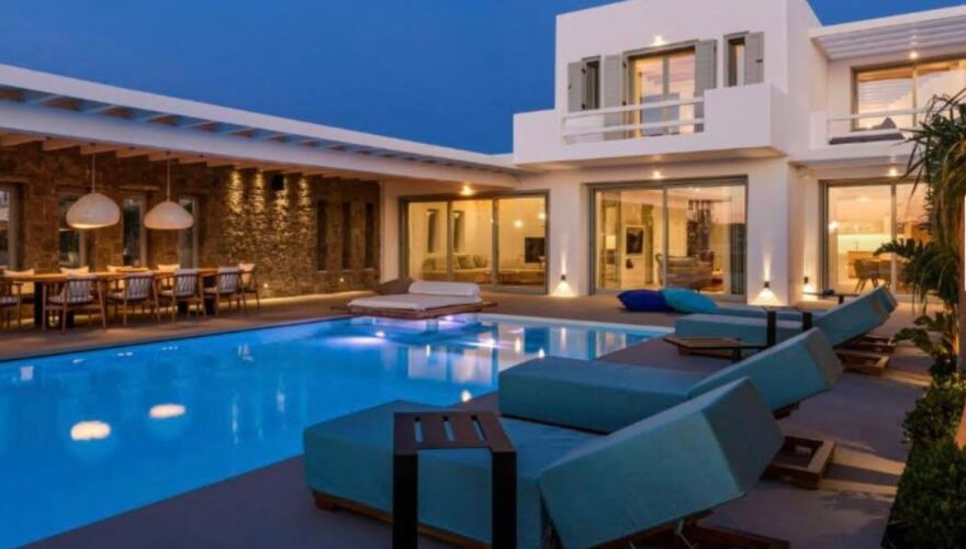 Ληστεία στη Μύκονο: Μεγαλοεργολάβος με δύο πολυτελείς βίλες ο Αλβανός που λήστεψαν ομοεθνείς του