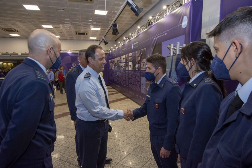 Βίντεο και φωτογραφίες: Στήθηκαν προσομοιωτές πτήσης Rafale, Mirage και F-16 στο Σύνταγμα