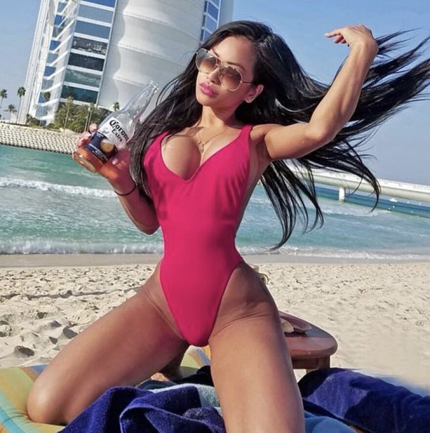 Ένας «Άγγελος της Νύχτας» βγάζει τα άπλυτα του Λας Βέγκας στη φόρα 