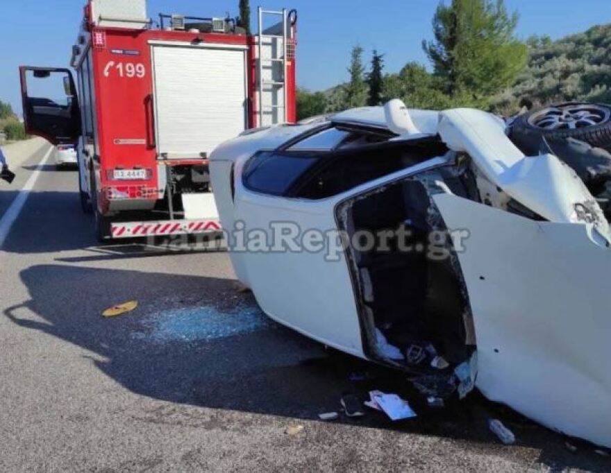 Θανατηφόρο τροχαίο στη Λαμία: ΙΧ «τούμπαρε» στην εθνική οδό - Μία νεκρή και μία βαριά τραυματισμένη