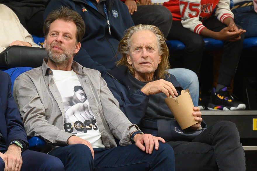  Μάικλ Ντάγκλας:Το νέο λουκ στα μαλλιά του - Δείτε  Φωτογραφίες