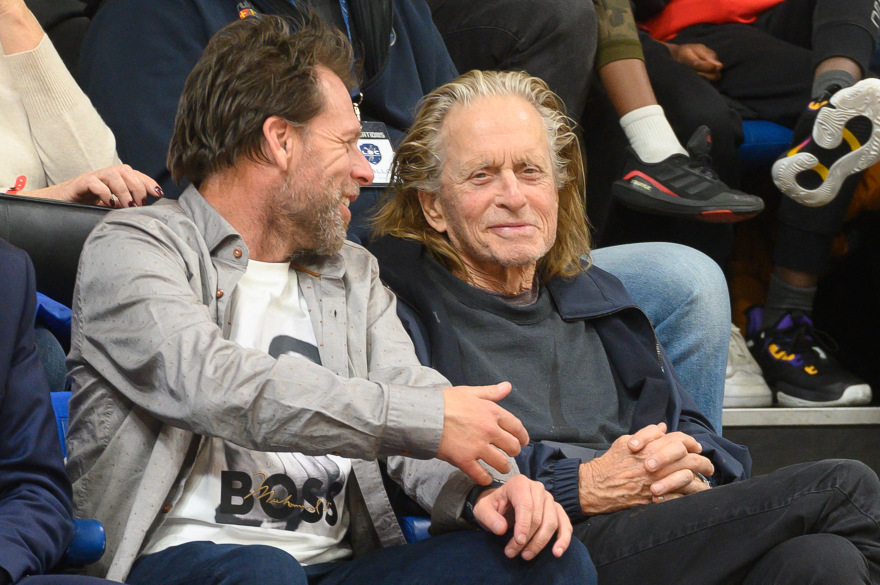  Μάικλ Ντάγκλας:Το νέο λουκ στα μαλλιά του - Δείτε  Φωτογραφίες