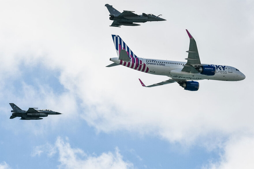 Πολεμική Αεροπορία: «Μολών λαβέ ακόμα και τη νύχτα» το νέο μήνυμα πιλότου της ομάδας Ζευς