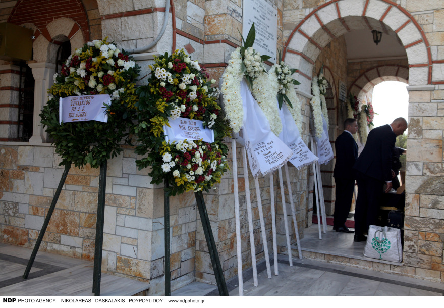 Αντώνης Σκυλλάκος: Συγκίνηση στην κηδεία του