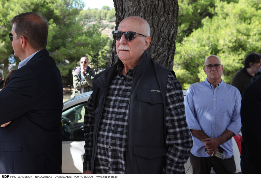 Αντώνης Σκυλλάκος: Συγκίνηση στην κηδεία του