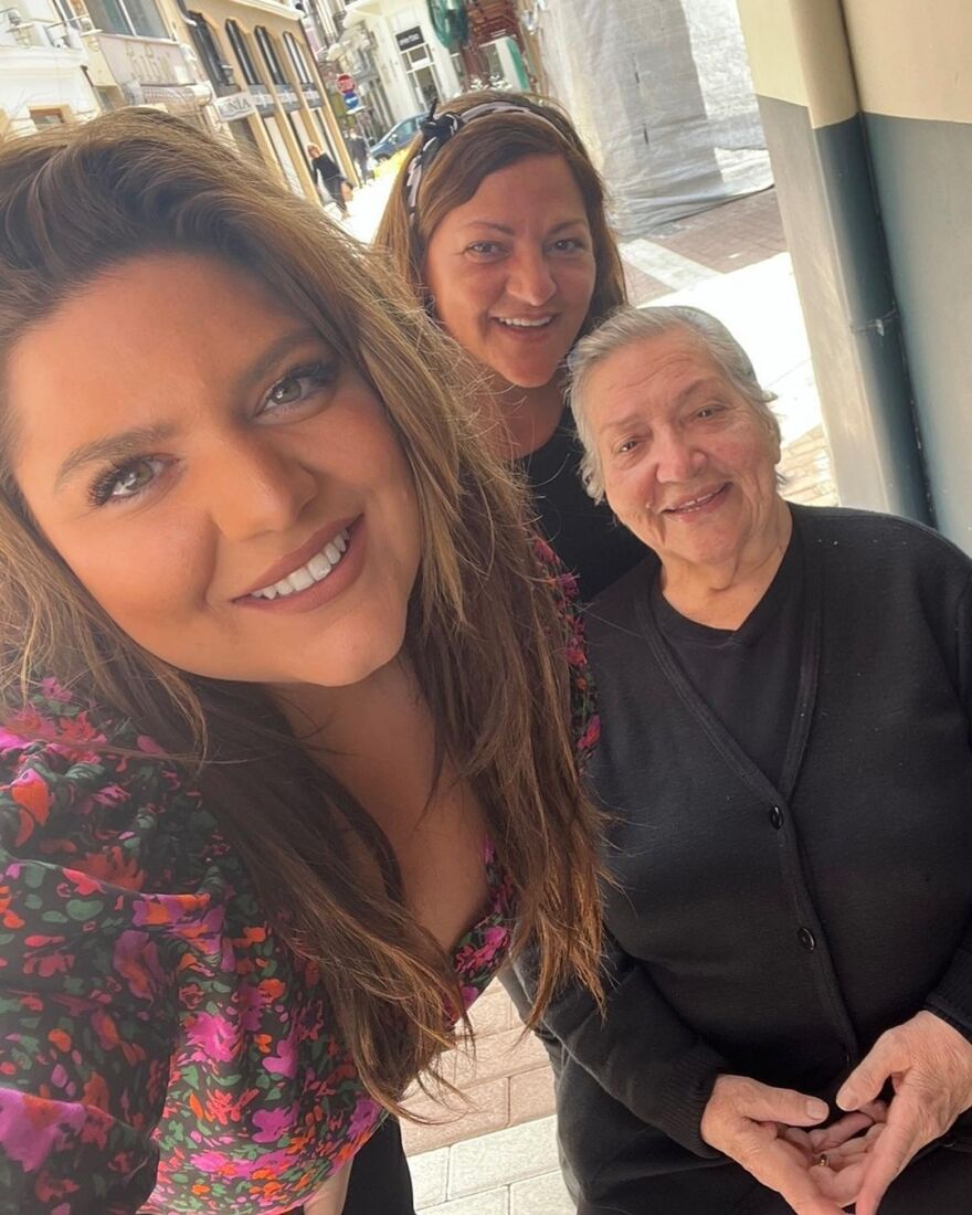 Δανάη Μπάρκα: Η τρυφερή ανάρτηση για τα γενέθλια της Βίκυς Σταυροπούλου