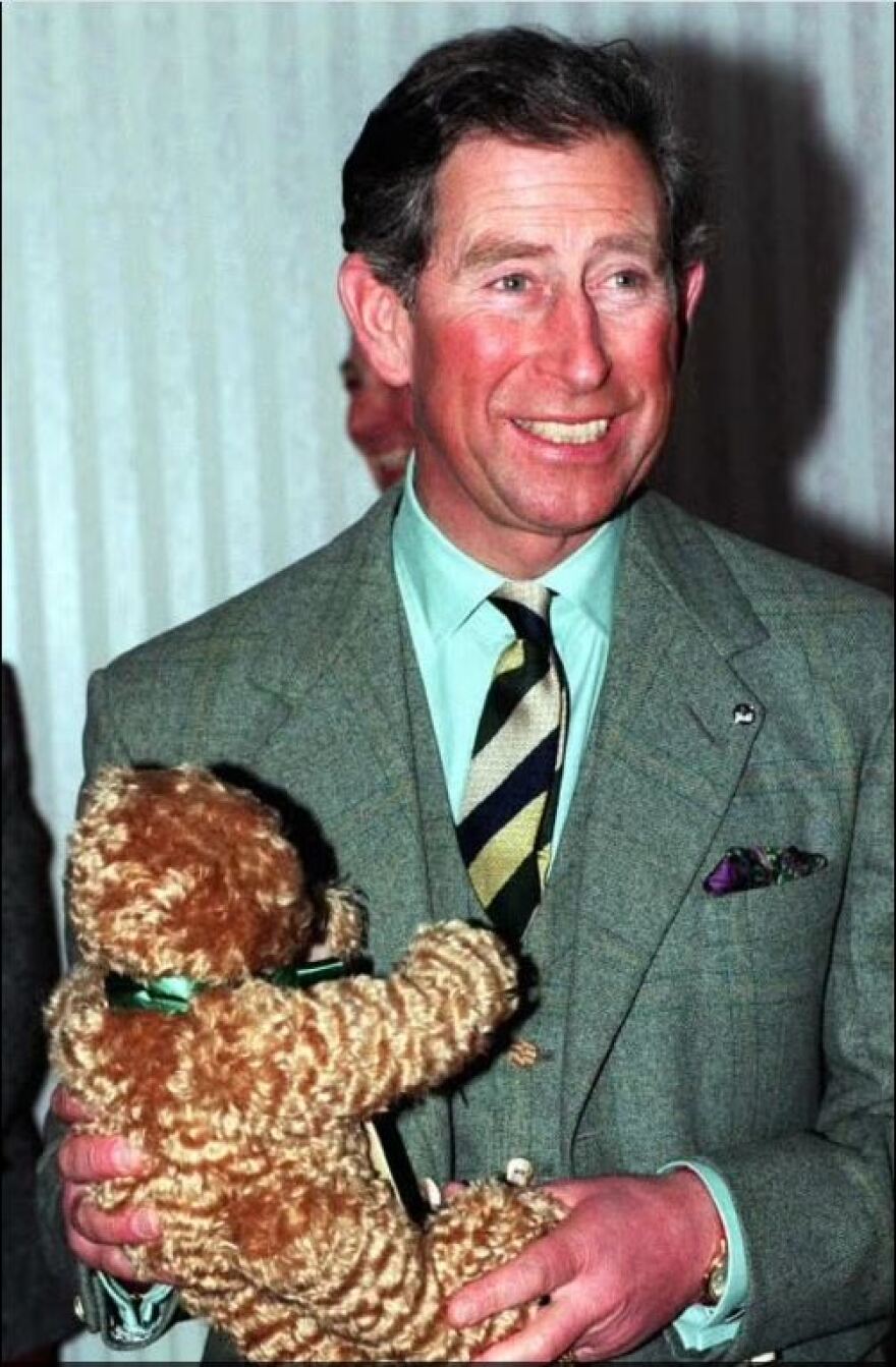 Βασιλιάς Κάρολος: Δεν αποχωρίζεται ποτέ το αρκουδάκι των παιδικών του χρόνων