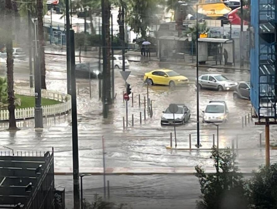 Κακοκαιρία Eva - Πασαλιμάνι: Ποτάμια οι δρόμοι - Δείτε το βίντεο