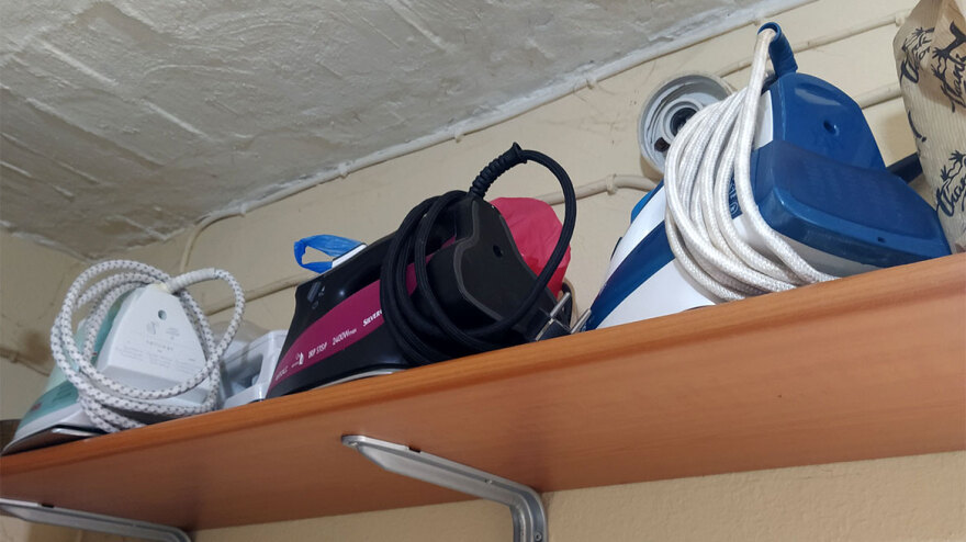 Κεφαλονιά: Συνταξιούχος επισκευάζει μικρές ηλεκτρικές συσκευές και τις χαρίζει σε όποιον τις χρειάζεται