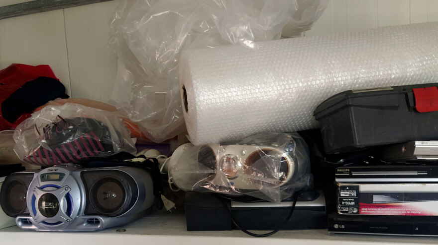 Κεφαλονιά: Συνταξιούχος επισκευάζει μικρές ηλεκτρικές συσκευές και τις χαρίζει σε όποιον τις χρειάζεται