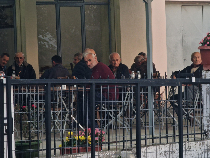 Θεσσαλονίκη:  Τον τραυμάτισε το αλυσοπρίονο, τον παράτησε αβοήθητο, του πέταξε το κινητό