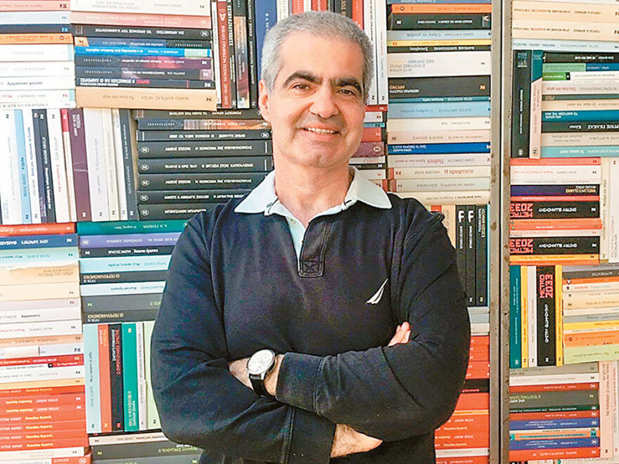 Βασίλης Παπαθεοδώρου: Η σκοτεινή ιστορία του παραμυθά που εμπνεόταν από τη σκληρή παιδική πορνογραφία